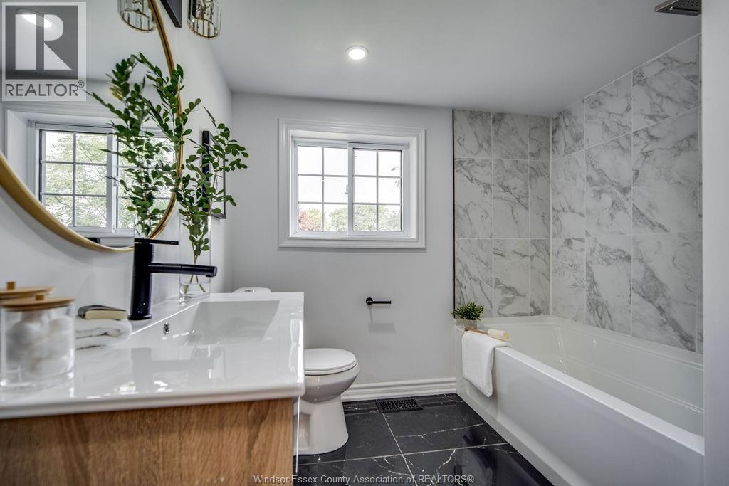 Photo 37 of 13028 Tecumseh Road East, Tecumseh ON