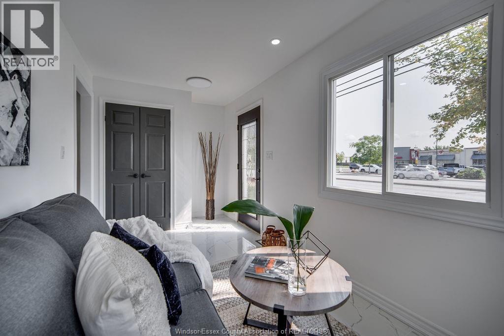 Photo 10 of 13028 Tecumseh Road East, Tecumseh ON