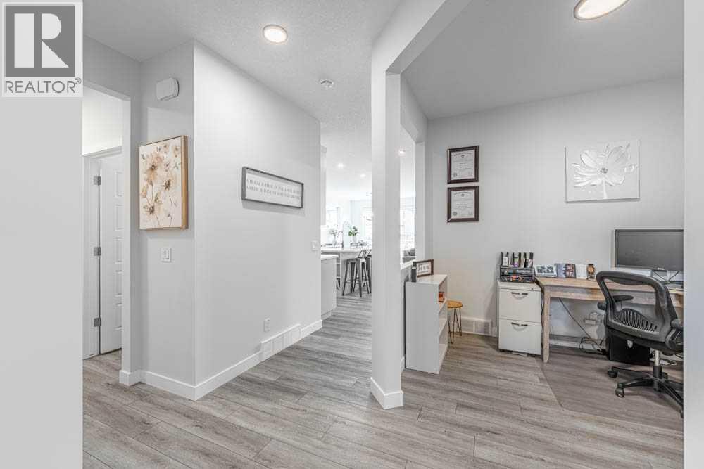 Photo 13 of 178 Creekstone Path Sw, Calgary AB