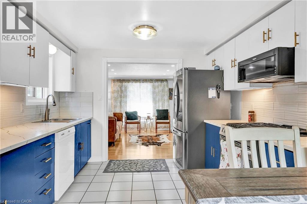Photo 6 of 334 Sekura Street, Cambridge ON