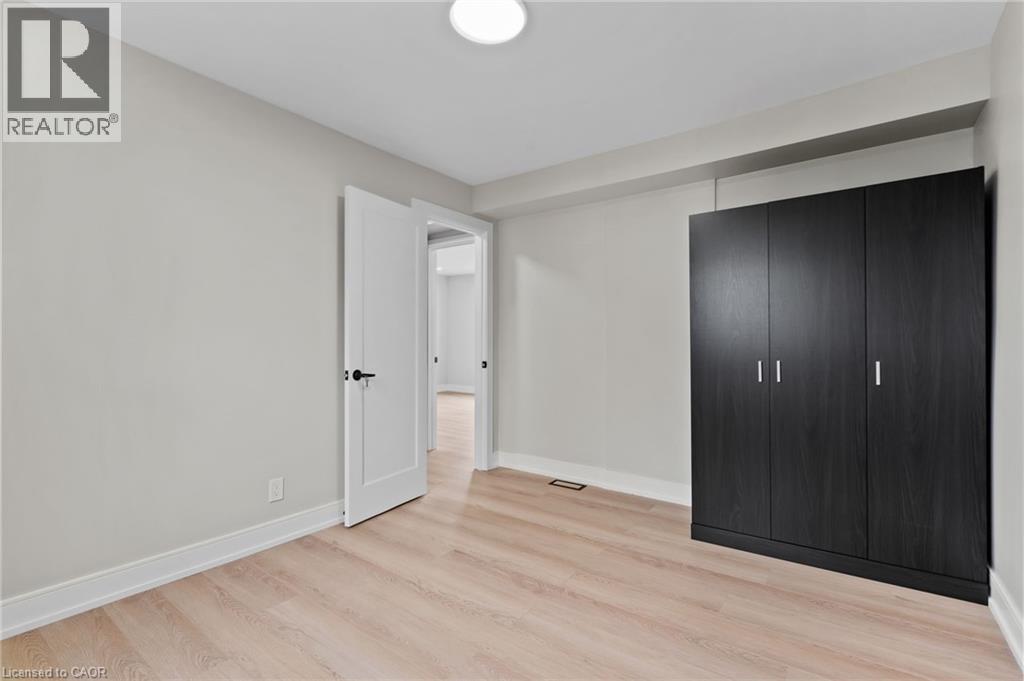 Photo 3 of 321 Dieppe Street, Welland ON