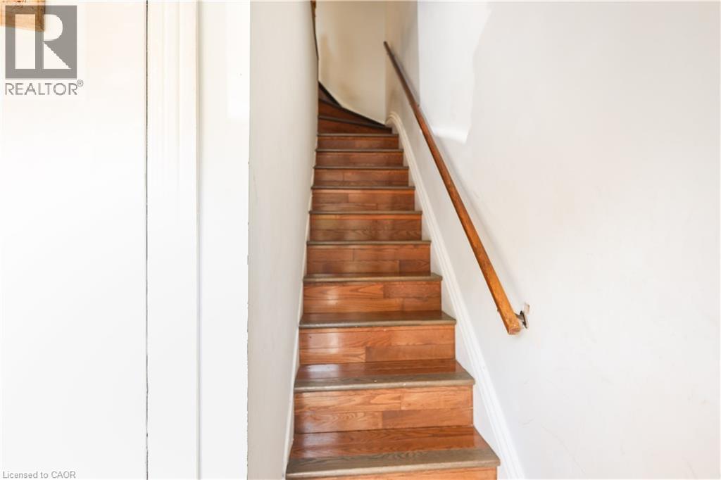 Photo 7 of 69 Victoria Avenue N, Hamilton ON