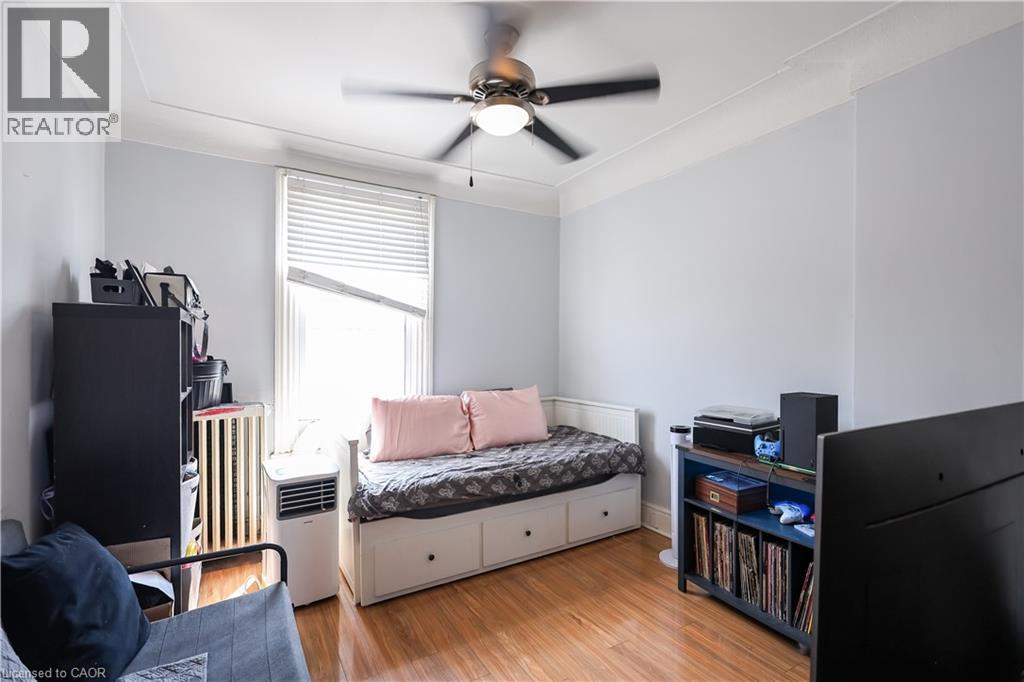 Photo 25 of 69 Victoria Avenue N, Hamilton ON