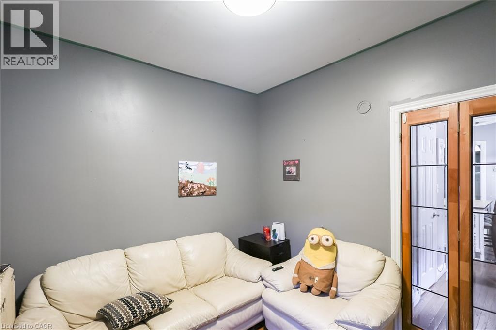 Photo 6 of 69 Victoria Avenue N, Hamilton ON
