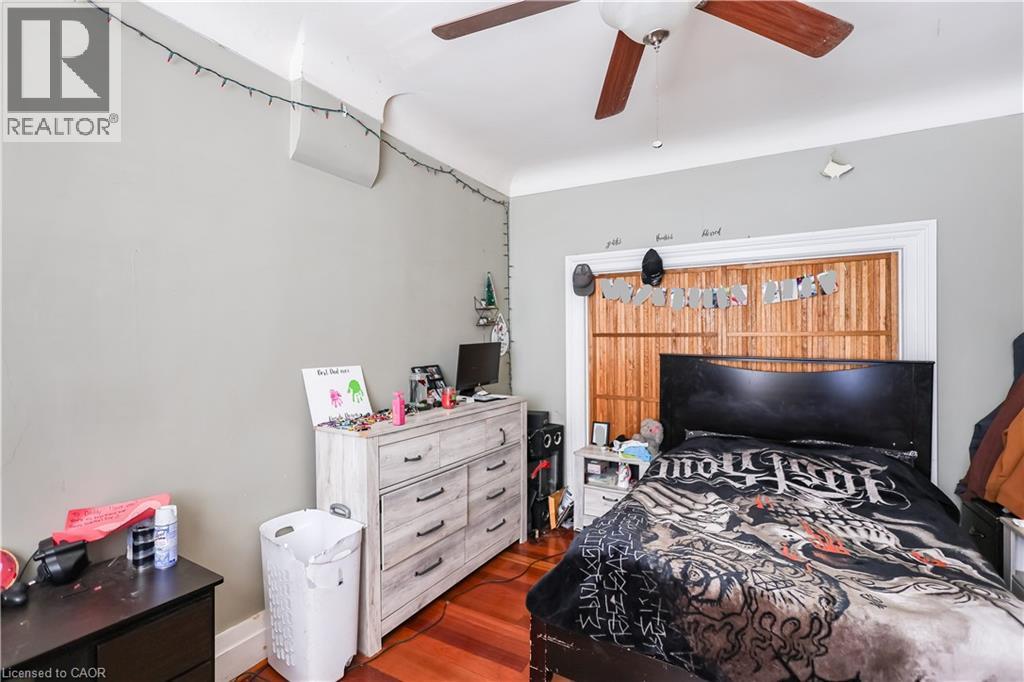 Photo 13 of 69 Victoria Avenue N, Hamilton ON