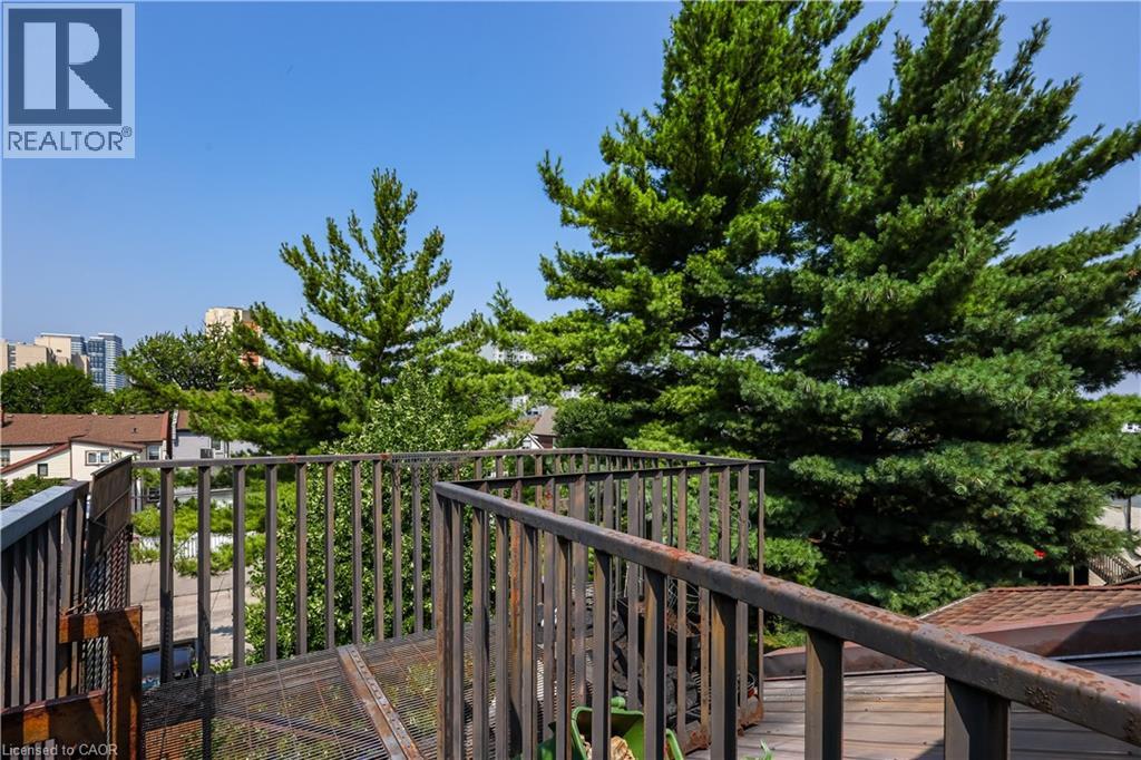 Photo 9 of 69 Victoria Avenue N, Hamilton ON