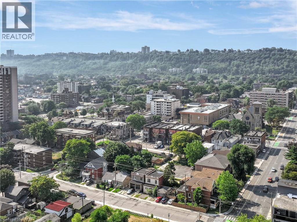 Photo 18 of 69 Victoria Avenue N, Hamilton ON