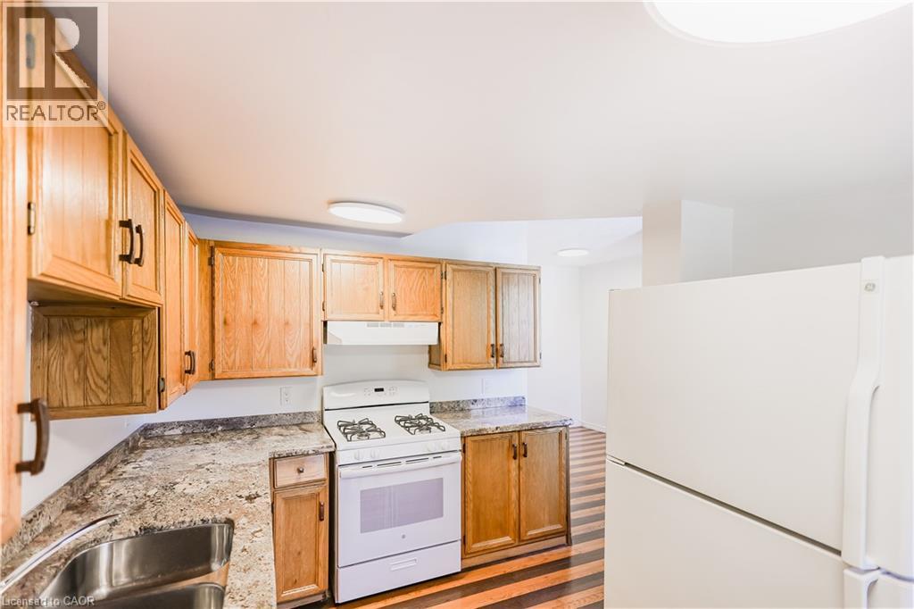 Photo 16 of 69 Victoria Avenue N, Hamilton ON