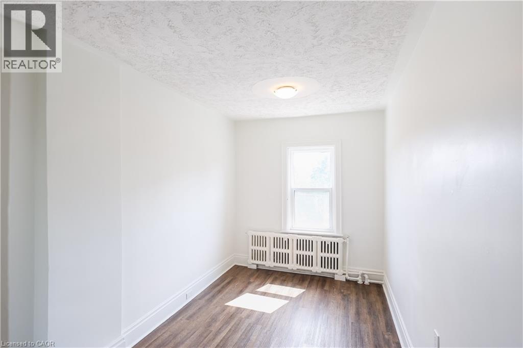 Photo 15 of 69 Victoria Avenue N, Hamilton ON