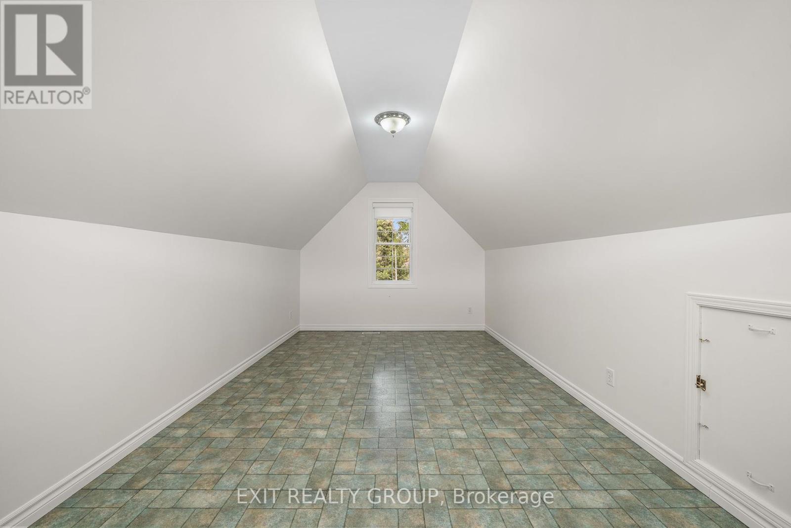 Photo 4 of 164 Bay Breeze Street, Prince Edward County ON