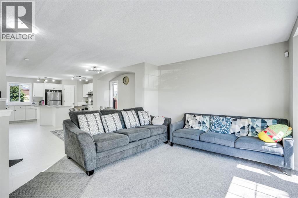 Photo 11 of 149 Taravista Street Ne, Calgary AB