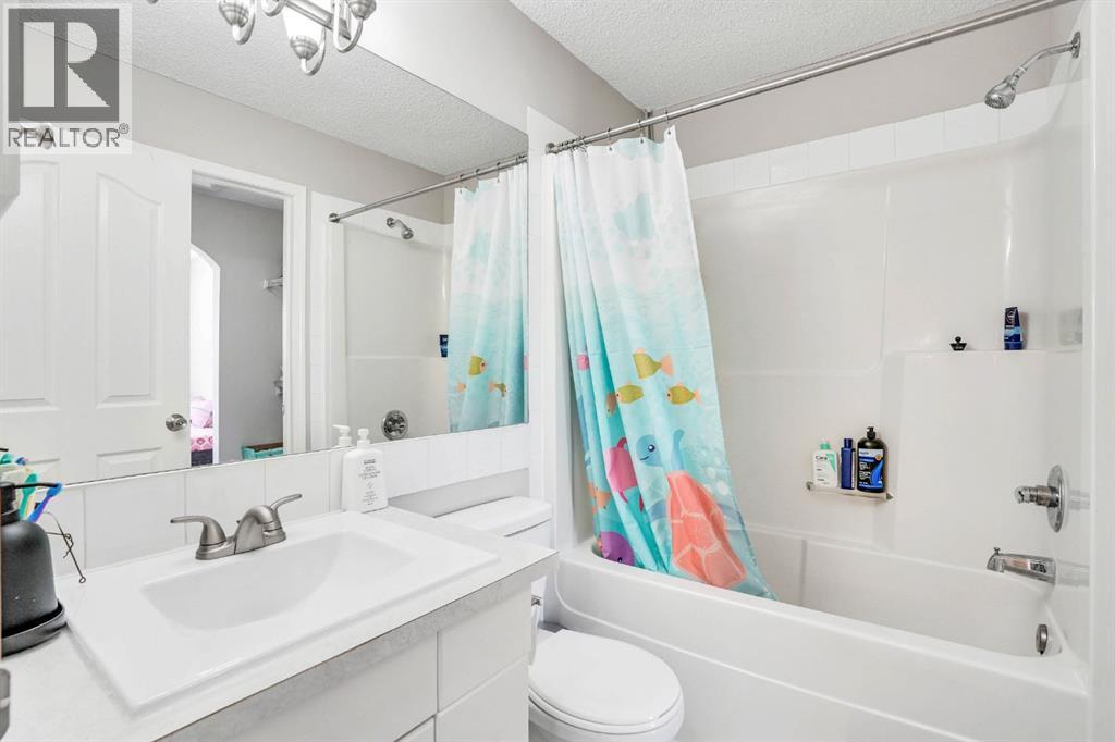 Photo 2 of 149 Taravista Street Ne, Calgary AB