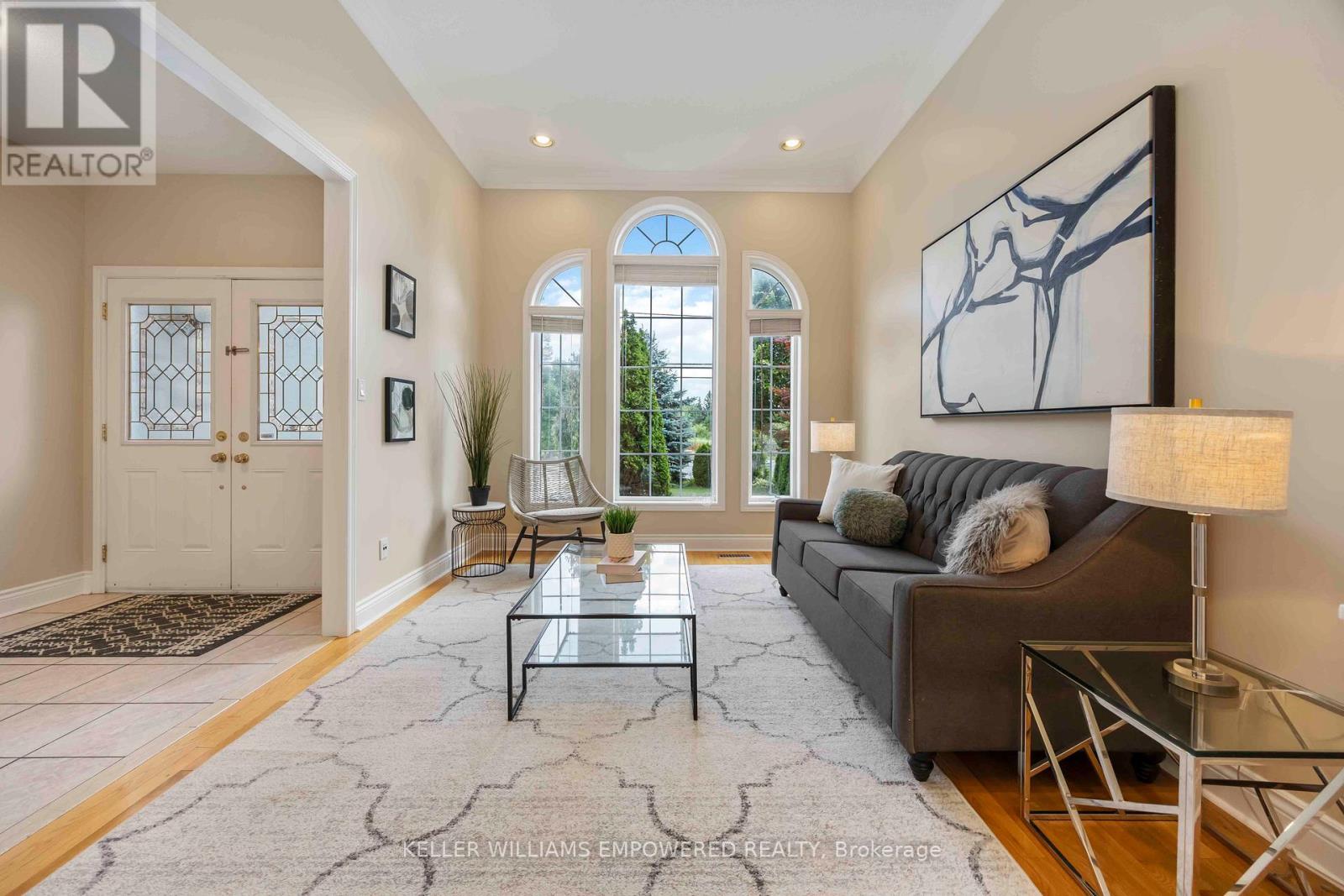 Photo 3 of 60 Brookside Road, Richmond Hill ON