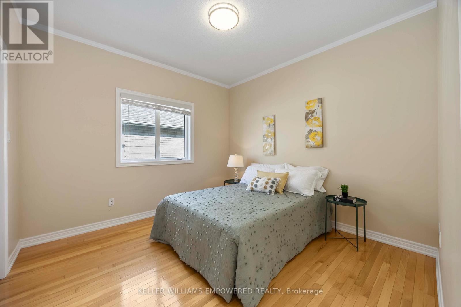 Photo 9 of 60 Brookside Road, Richmond Hill ON