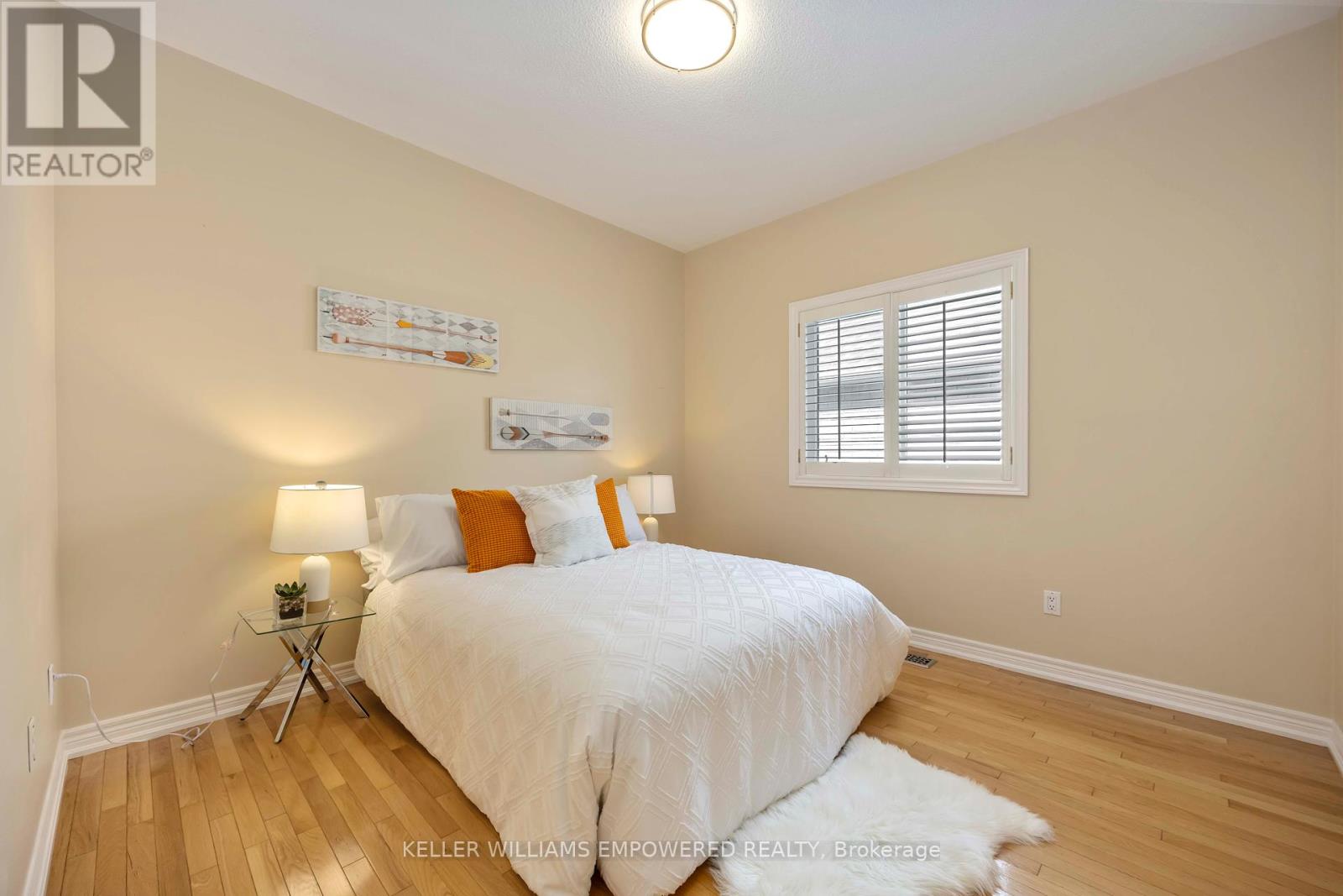 Photo 8 of 60 Brookside Road, Richmond Hill ON