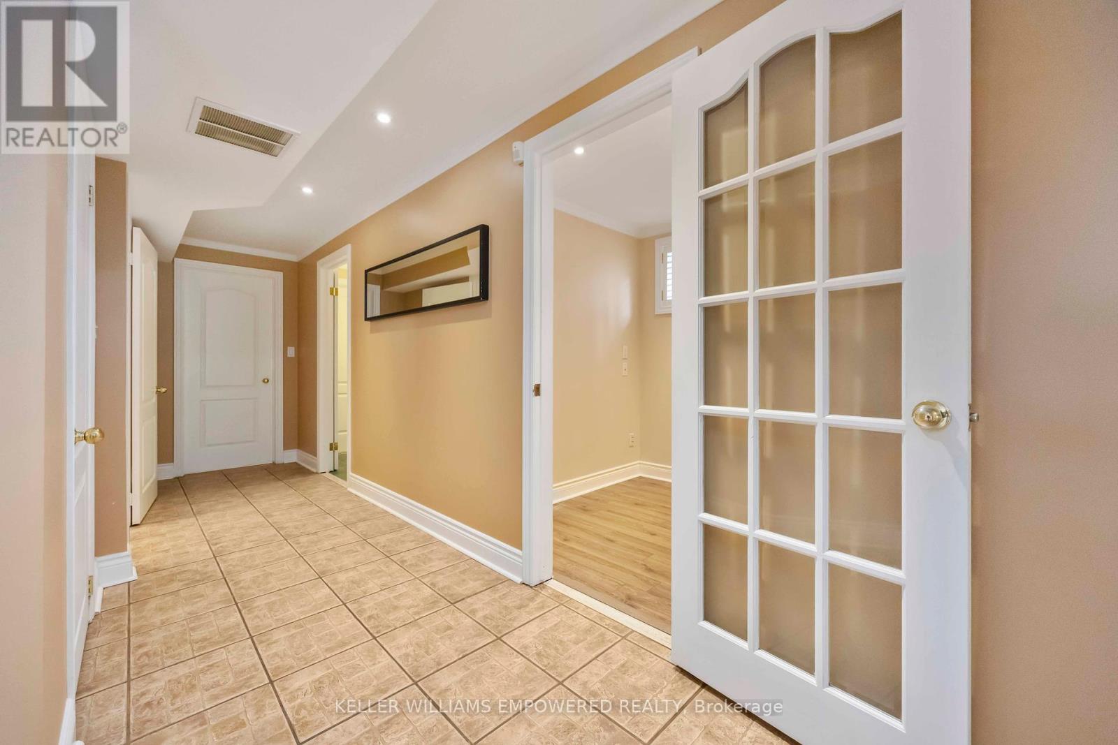 Photo 11 of 60 Brookside Road, Richmond Hill ON