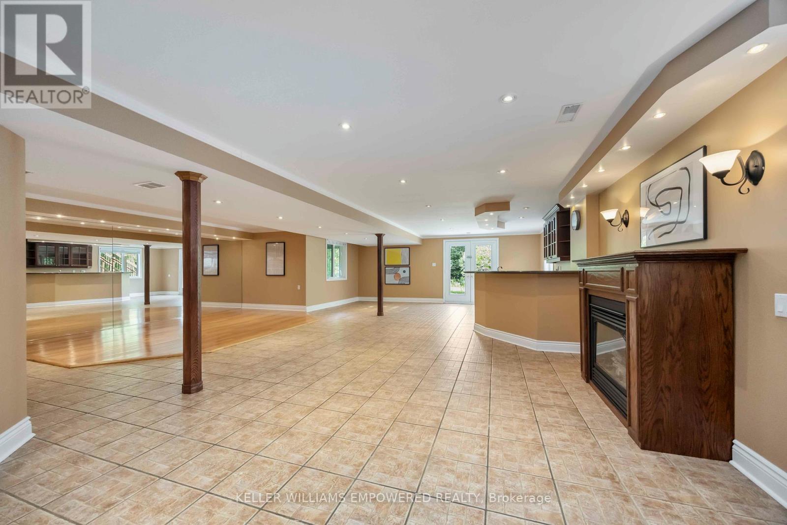 Photo 13 of 60 Brookside Road, Richmond Hill ON