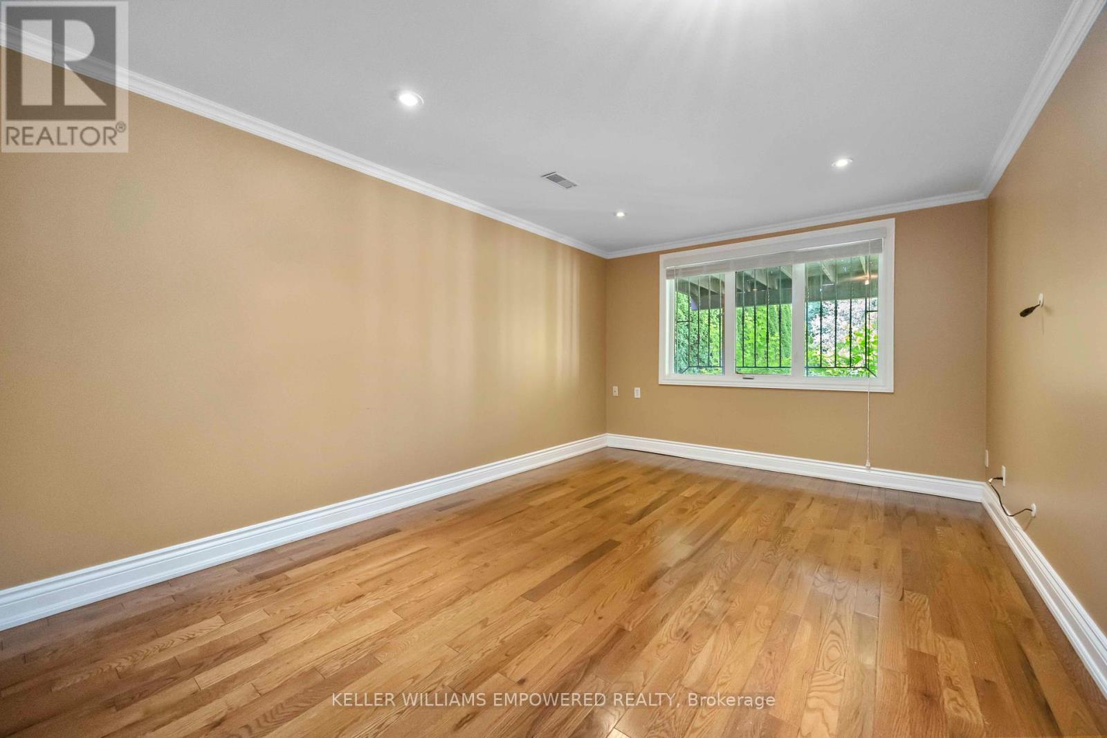Photo 25 of 60 Brookside Road, Richmond Hill ON