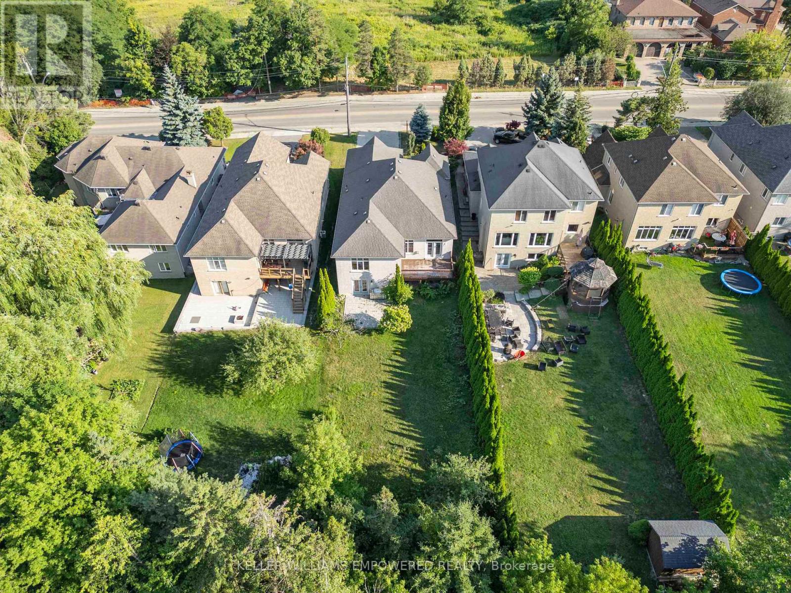 Photo 12 of 60 Brookside Road, Richmond Hill ON