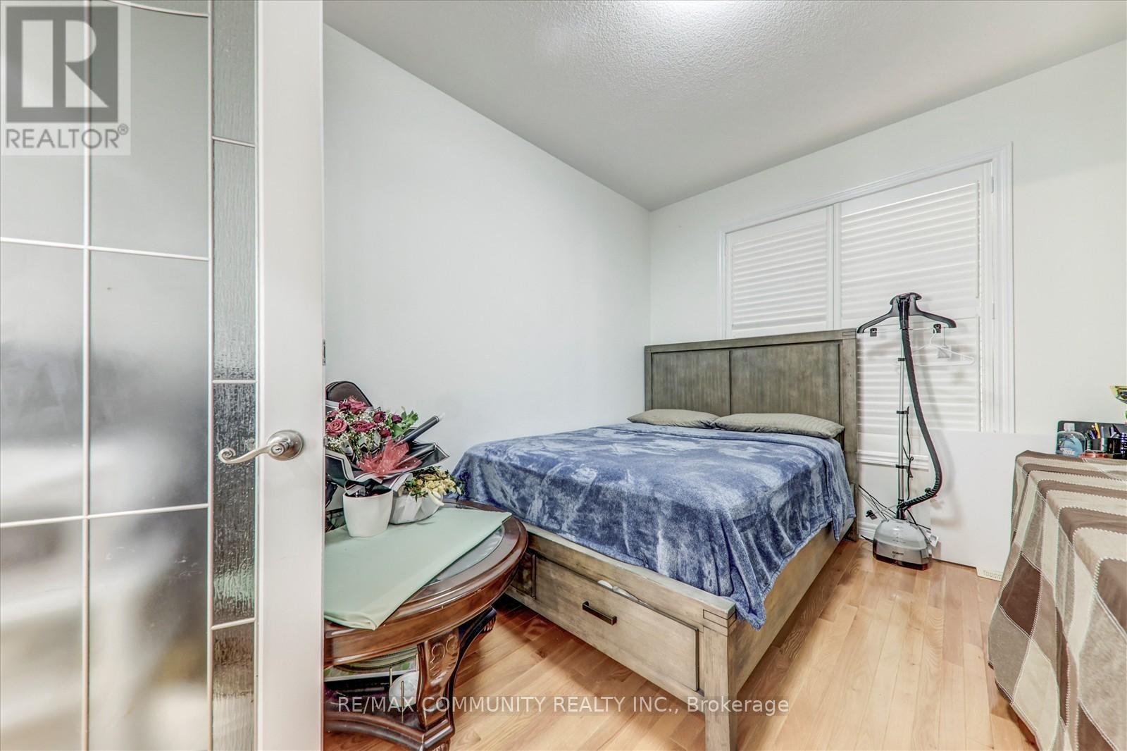 Photo 5 of 138 West Lawn Crescent, Whitchurchstouffville ON