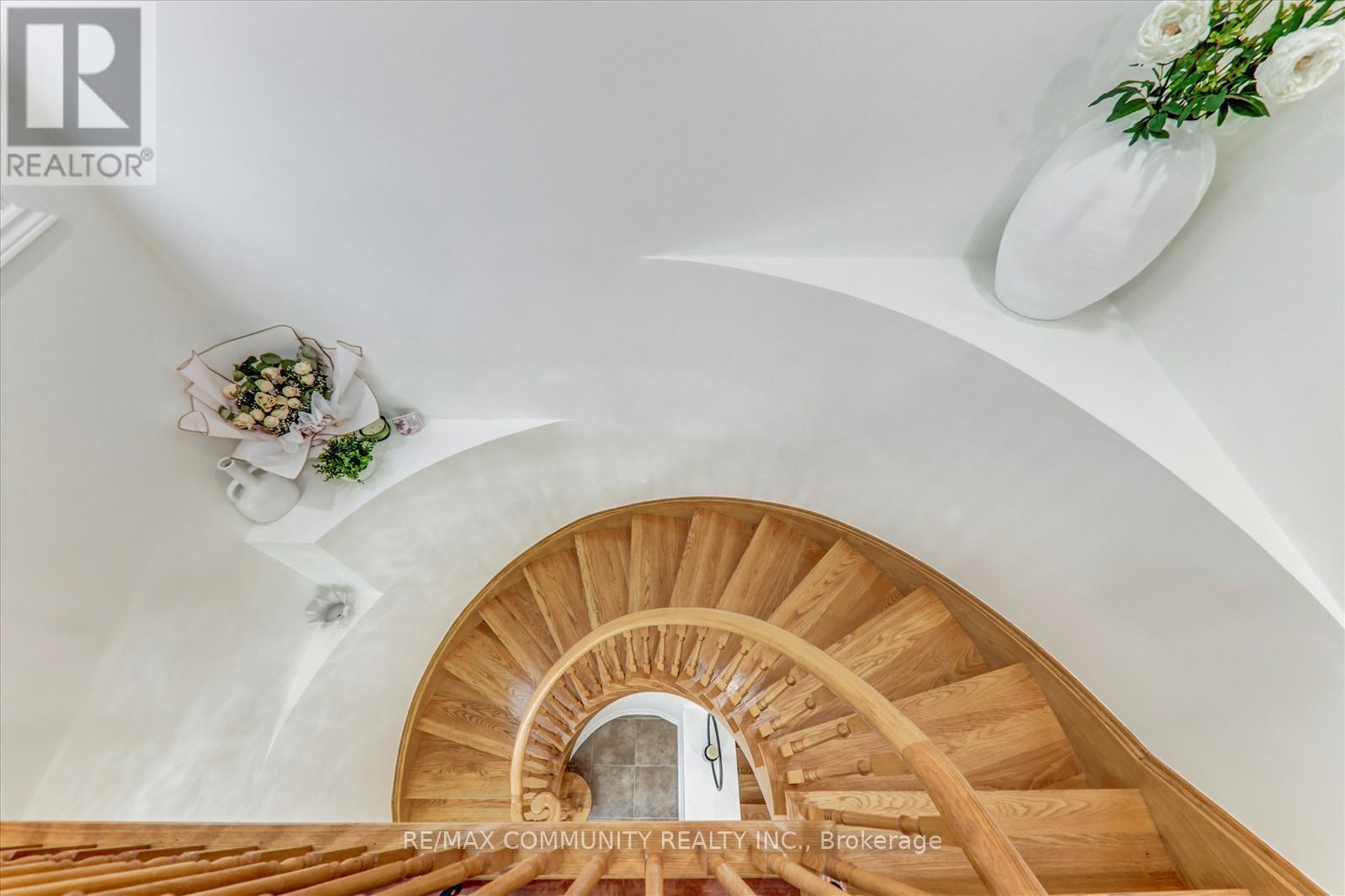 Photo 35 of 138 West Lawn Crescent, Whitchurchstouffville ON