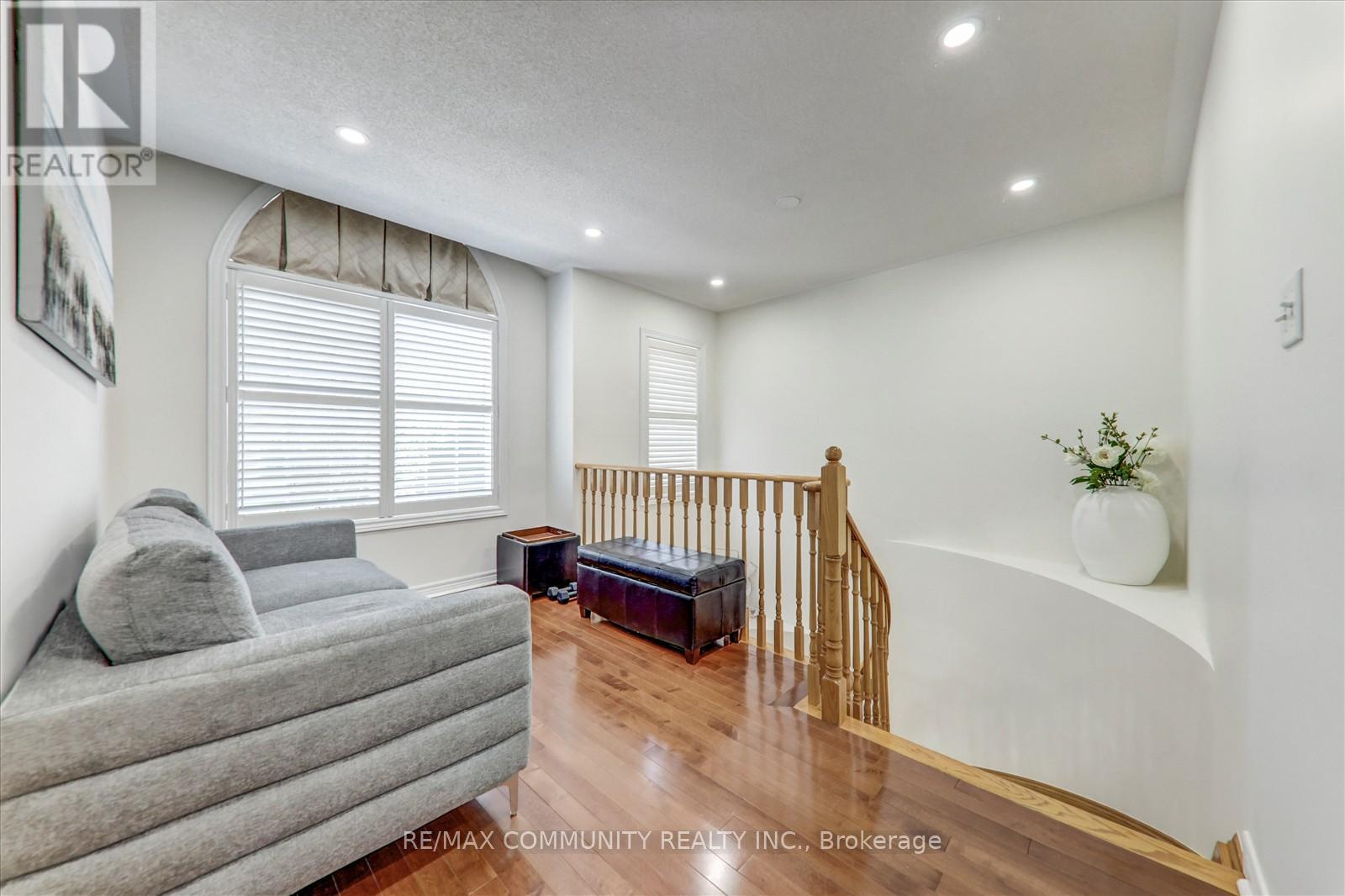 Photo 48 of 138 West Lawn Crescent, Whitchurchstouffville ON