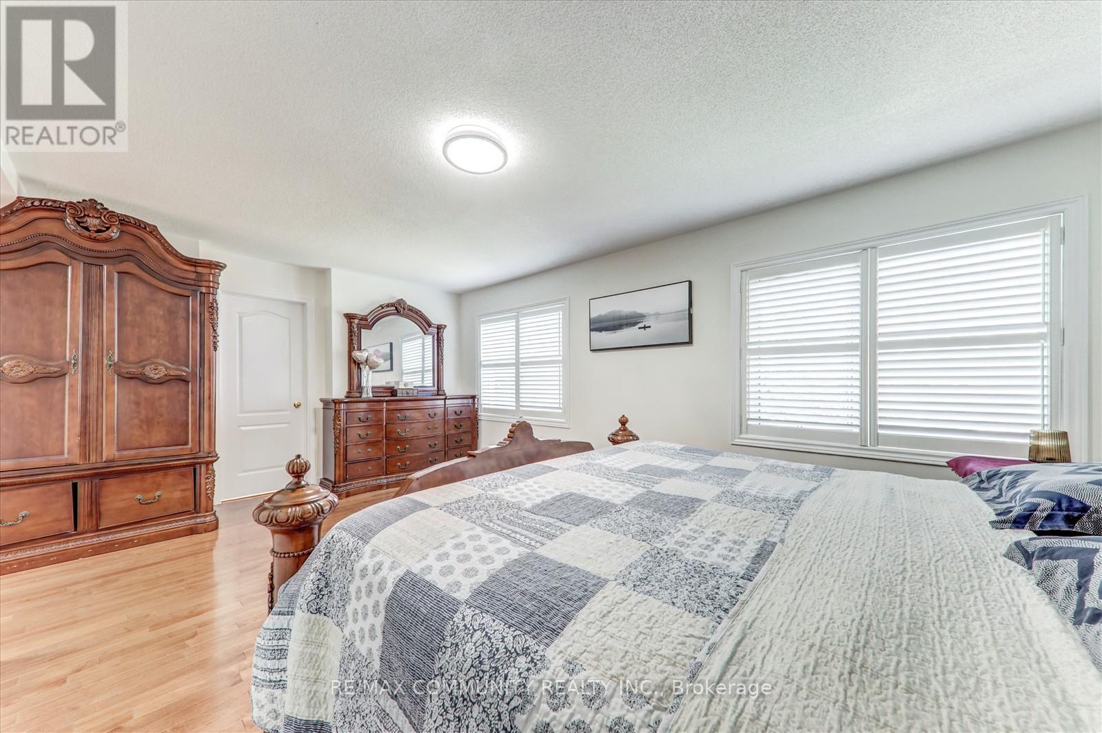 Photo 16 of 138 West Lawn Crescent, Whitchurchstouffville ON