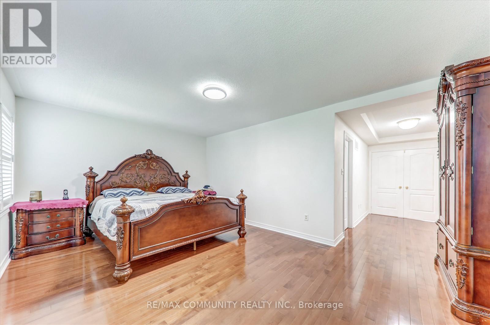 Photo 37 of 138 West Lawn Crescent, Whitchurchstouffville ON