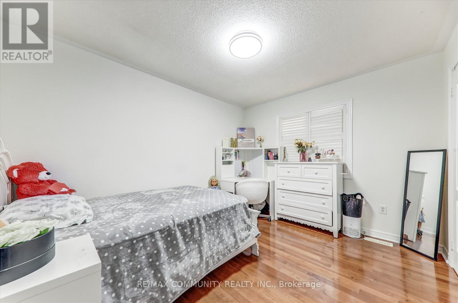 Photo 29 of 138 West Lawn Crescent, Whitchurchstouffville ON