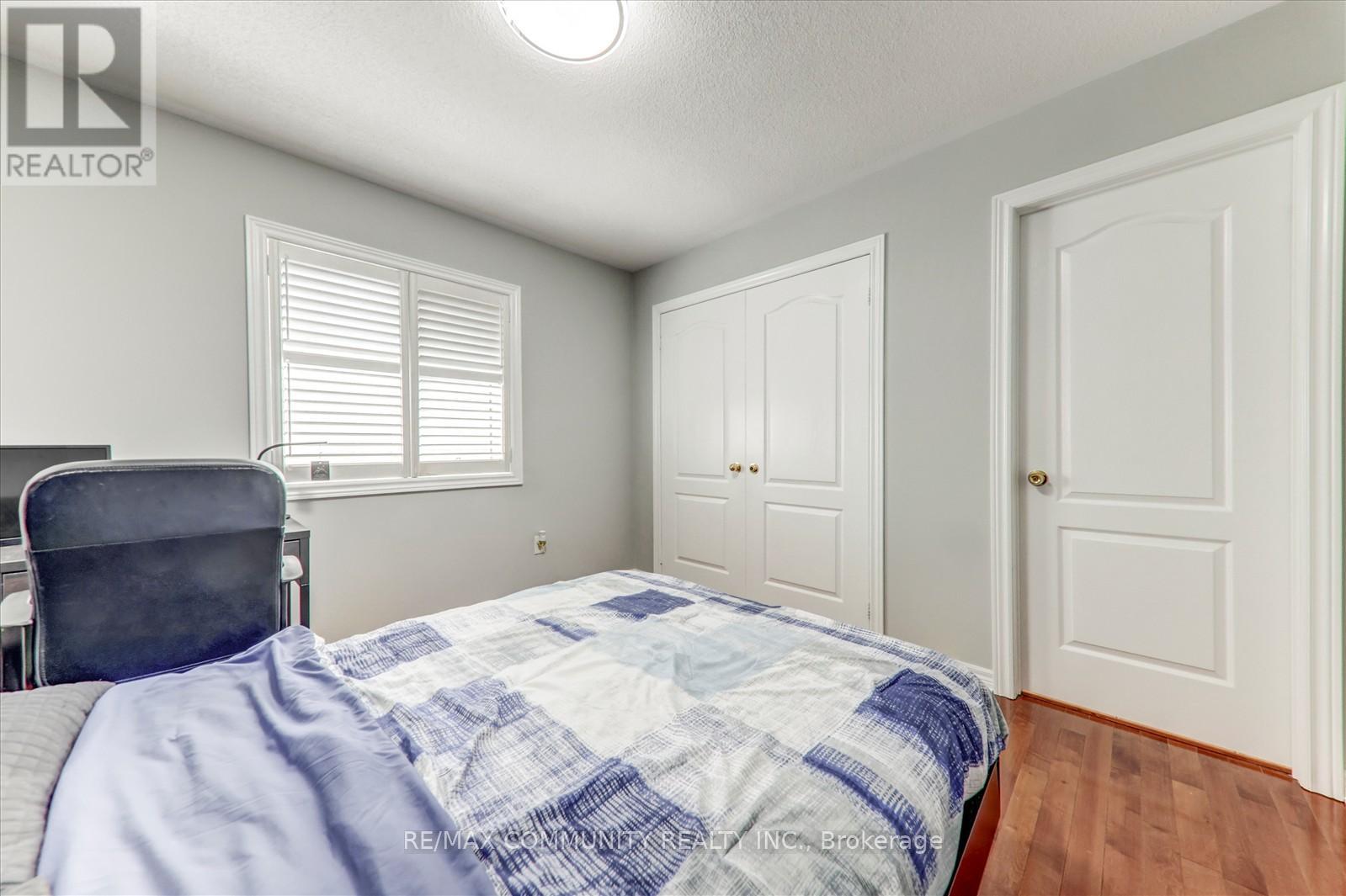 Photo 24 of 138 West Lawn Crescent, Whitchurchstouffville ON