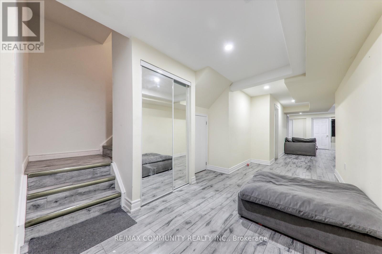 Photo 32 of 138 West Lawn Crescent, Whitchurchstouffville ON
