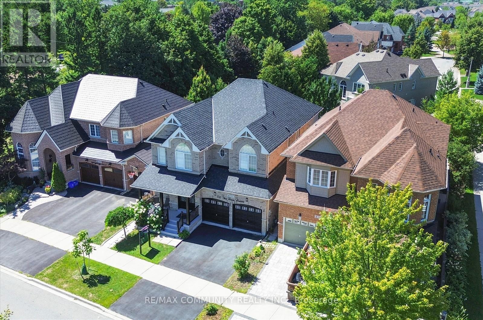 Photo 23 of 138 West Lawn Crescent, Whitchurchstouffville ON