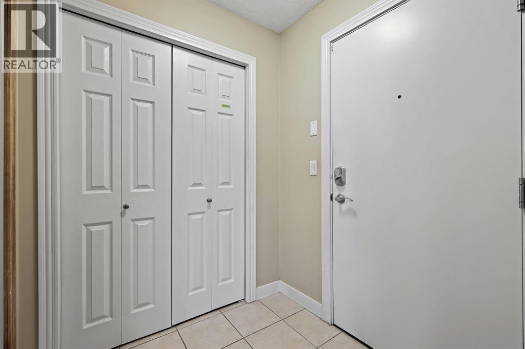 Single Family House for Sale in   Signature Park SW Signal Hill Calgary 