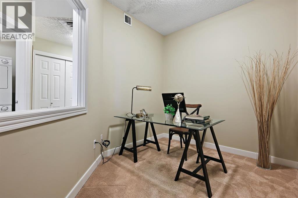 Single Family House for Sale in   Signature Park SW Signal Hill Calgary 