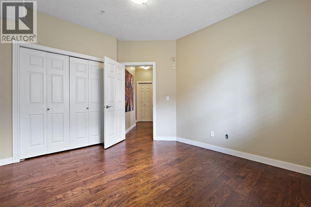 Single Family House for Sale in   Signature Park SW Signal Hill Calgary 