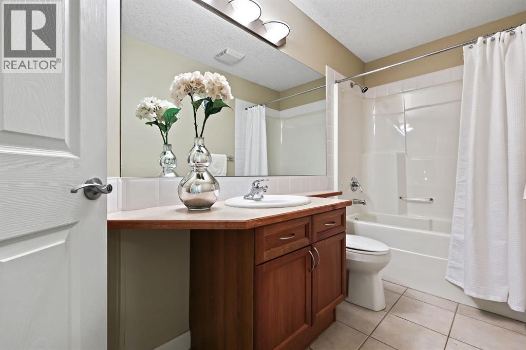 Single Family House for Sale in   Signature Park SW Signal Hill Calgary 