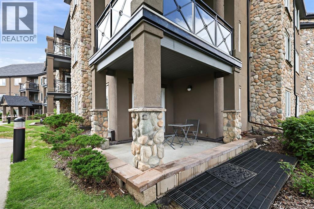 Single Family House for Sale in   Signature Park SW Signal Hill Calgary 