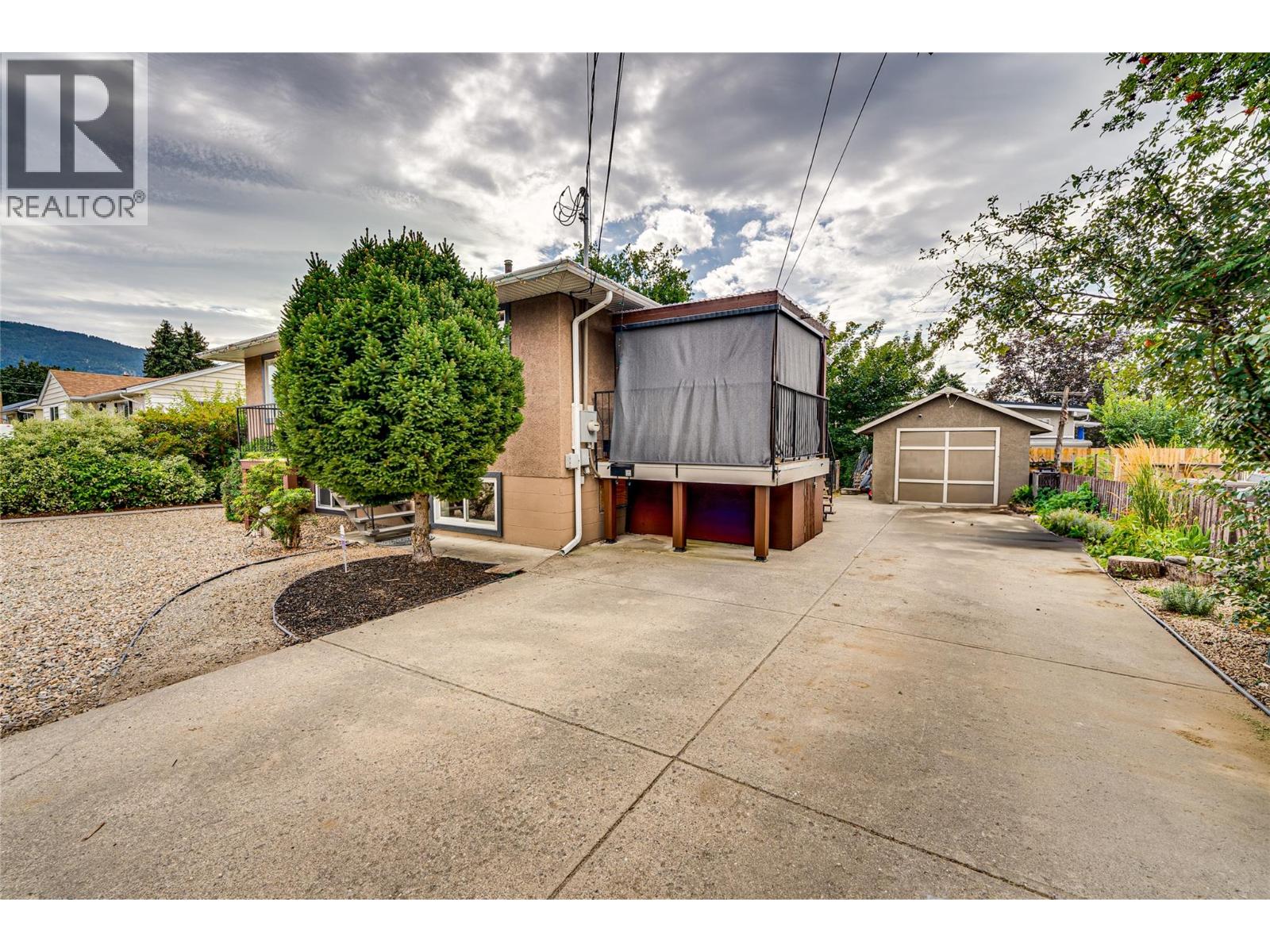 Photo 18 of 2302 42 Avenue, Vernon BC
