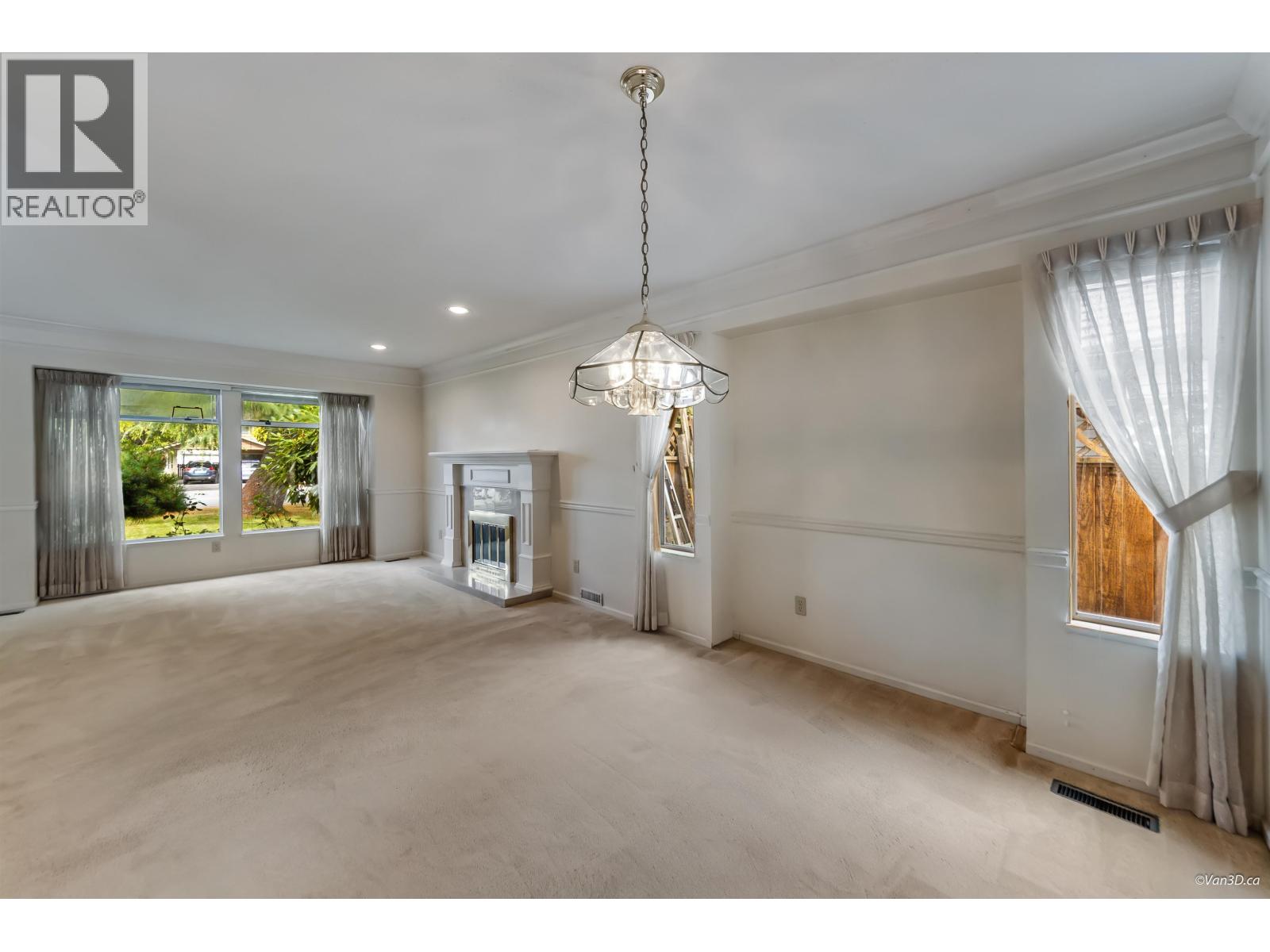 Photo 8 of 5019 Linden Drive, Delta BC