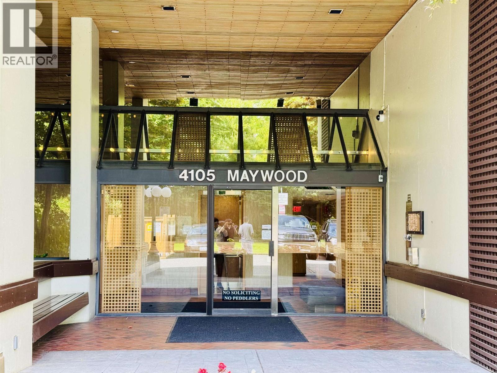 Photo 2 of 1704 4105 Maywood Street, Burnaby BC