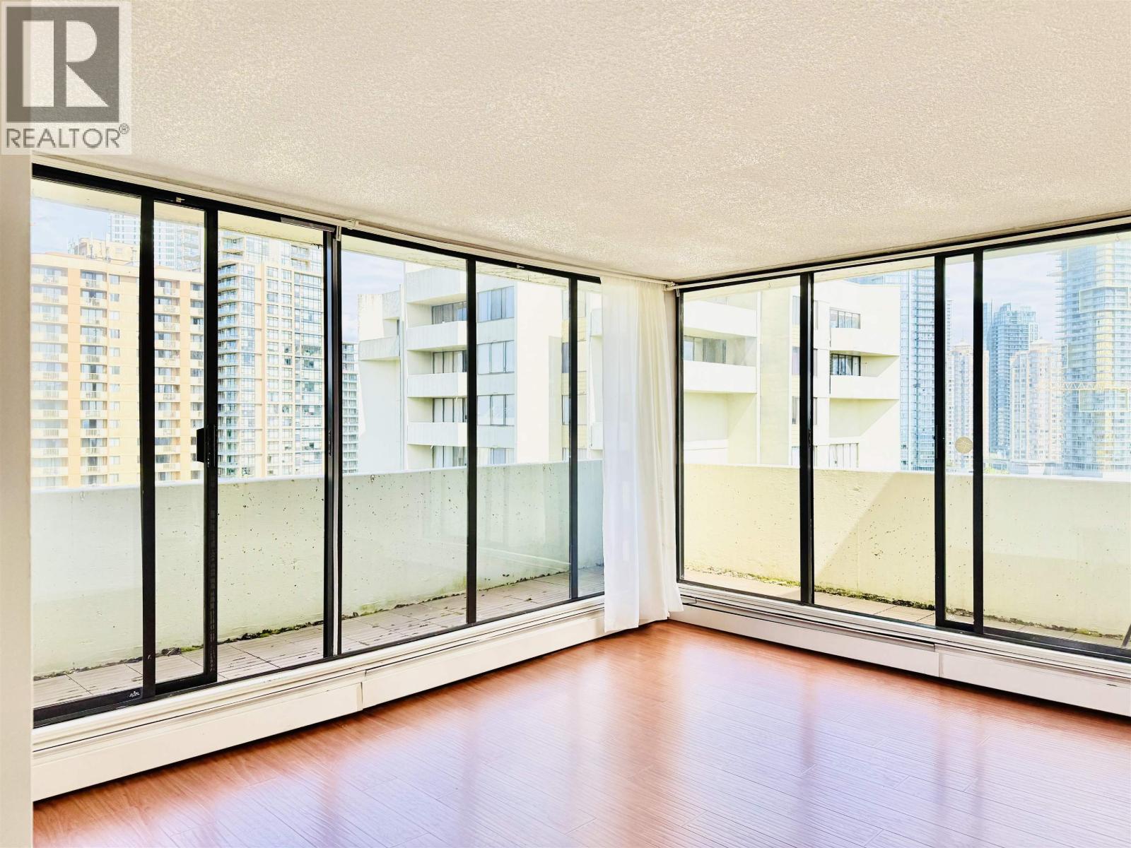 Photo 6 of 1704 4105 Maywood Street, Burnaby BC
