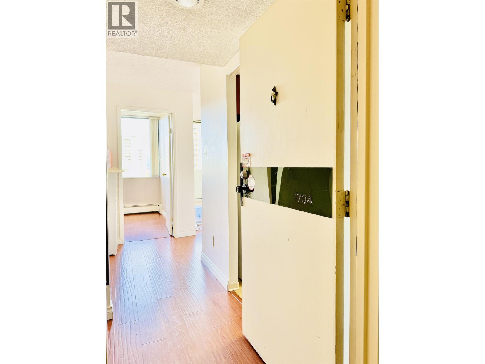 Photo 4 of 1704 4105 Maywood Street, Burnaby BC