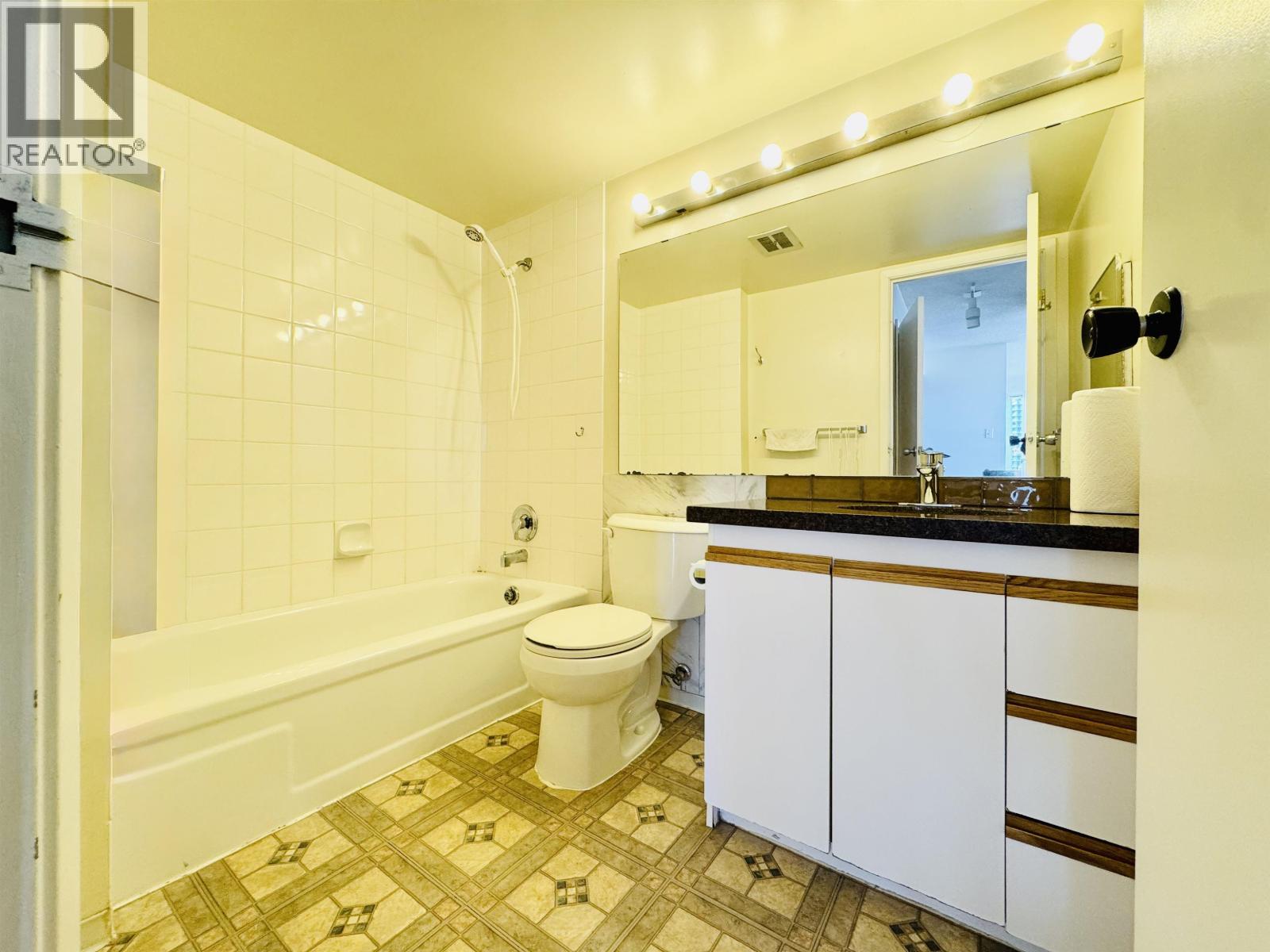 Photo 13 of 1704 4105 Maywood Street, Burnaby BC