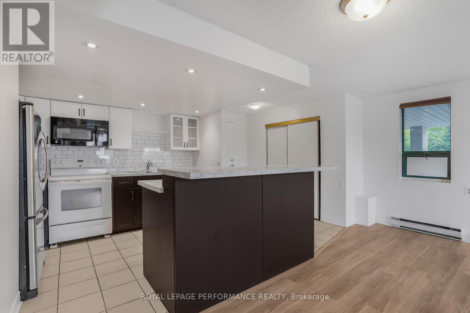 Photo 19 of 104 1440 Heron Road, Ottawa ON