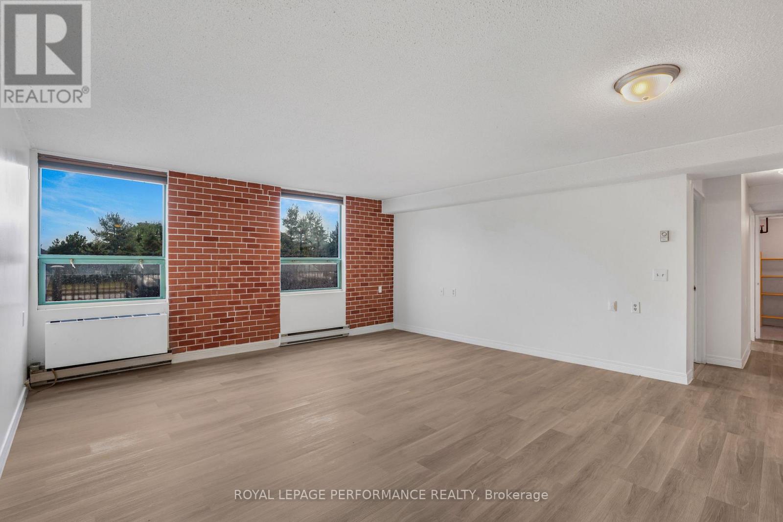 Photo 1 of 104 1440 Heron Road, Ottawa ON