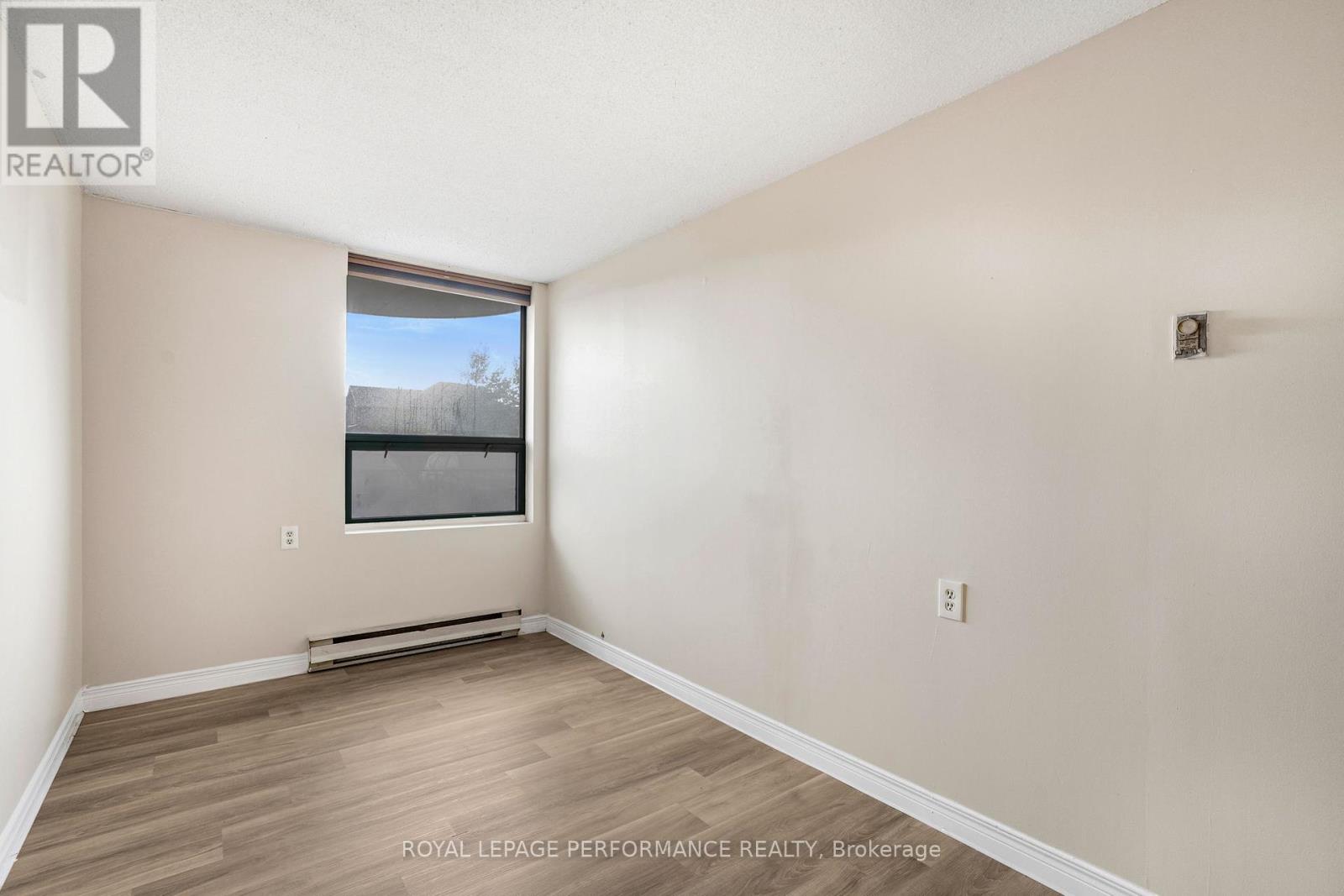 Photo 21 of 104 1440 Heron Road, Ottawa ON