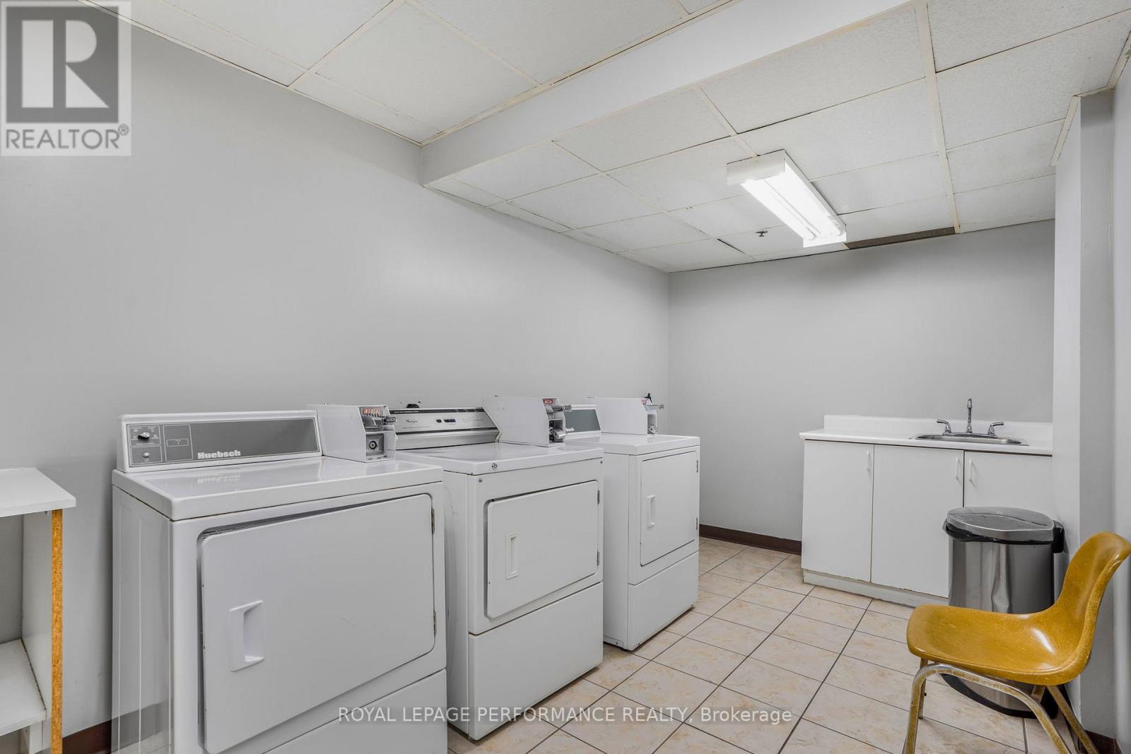 Photo 16 of 104 1440 Heron Road, Ottawa ON
