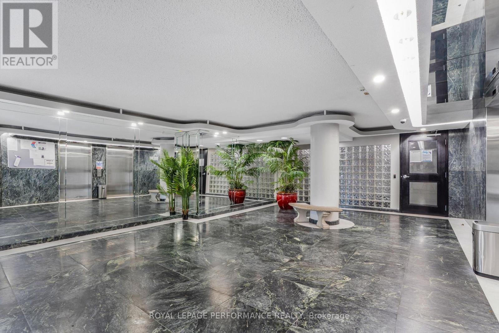 Photo 17 of 104 1440 Heron Road, Ottawa ON