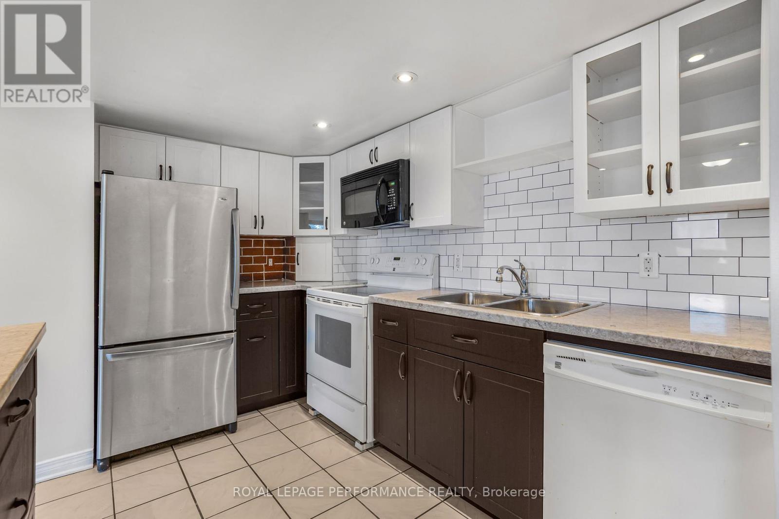 Photo 10 of 104 1440 Heron Road, Ottawa ON