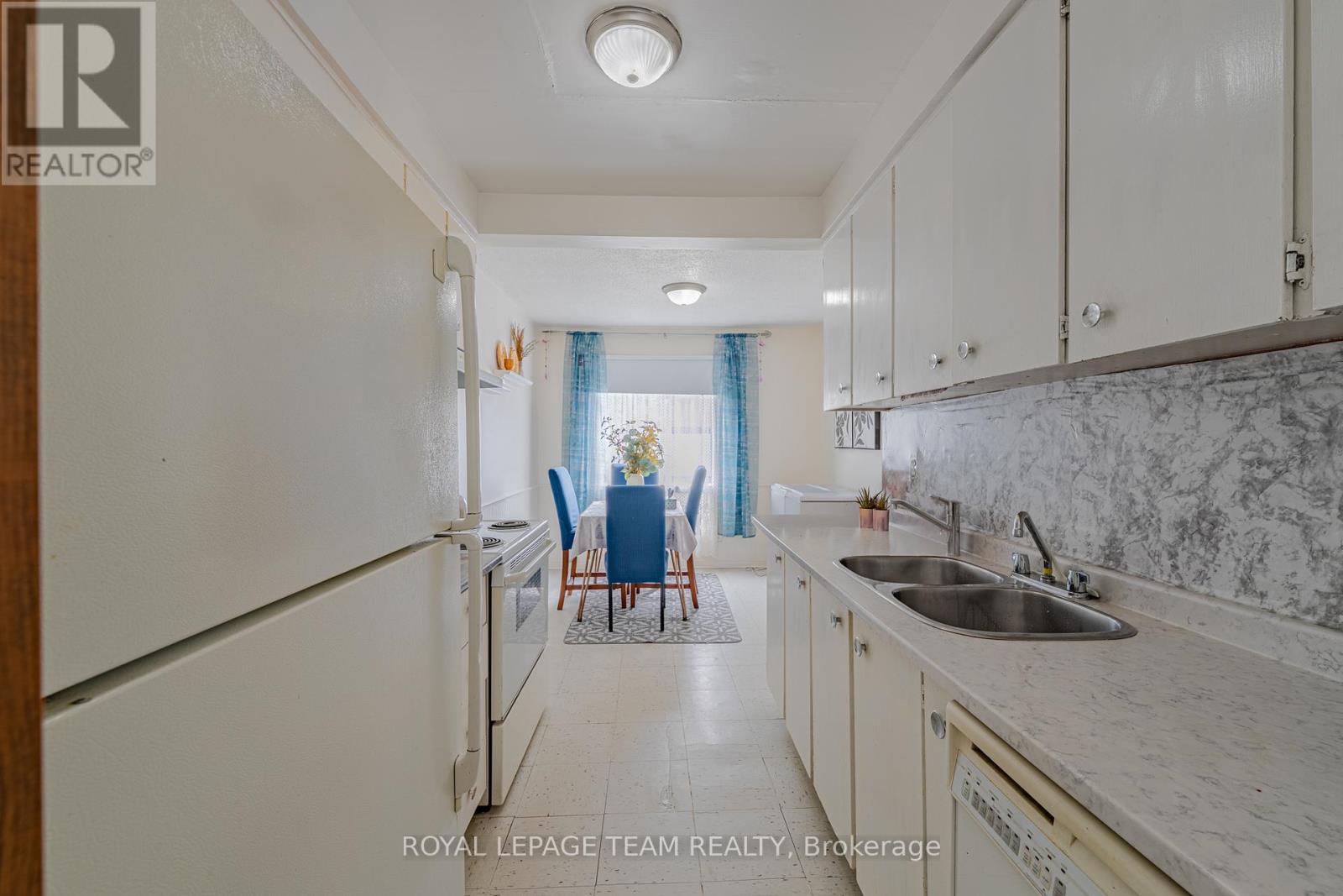 Photo 11 of 1461 Murdock Gate, Ottawa ON